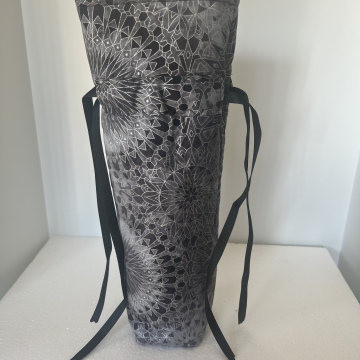Executive Silver Grapes Abound Padded Wine Bag