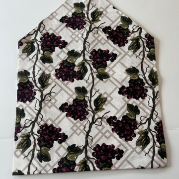 Grapes on the Vine Table Runner