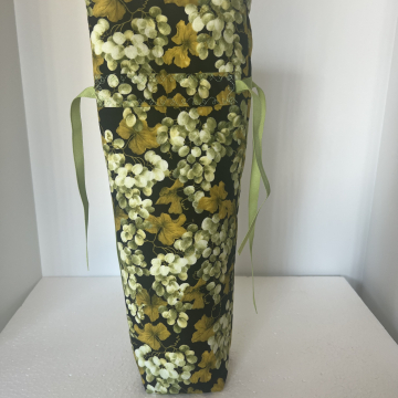 Grapes Abound Padded Wine Bag